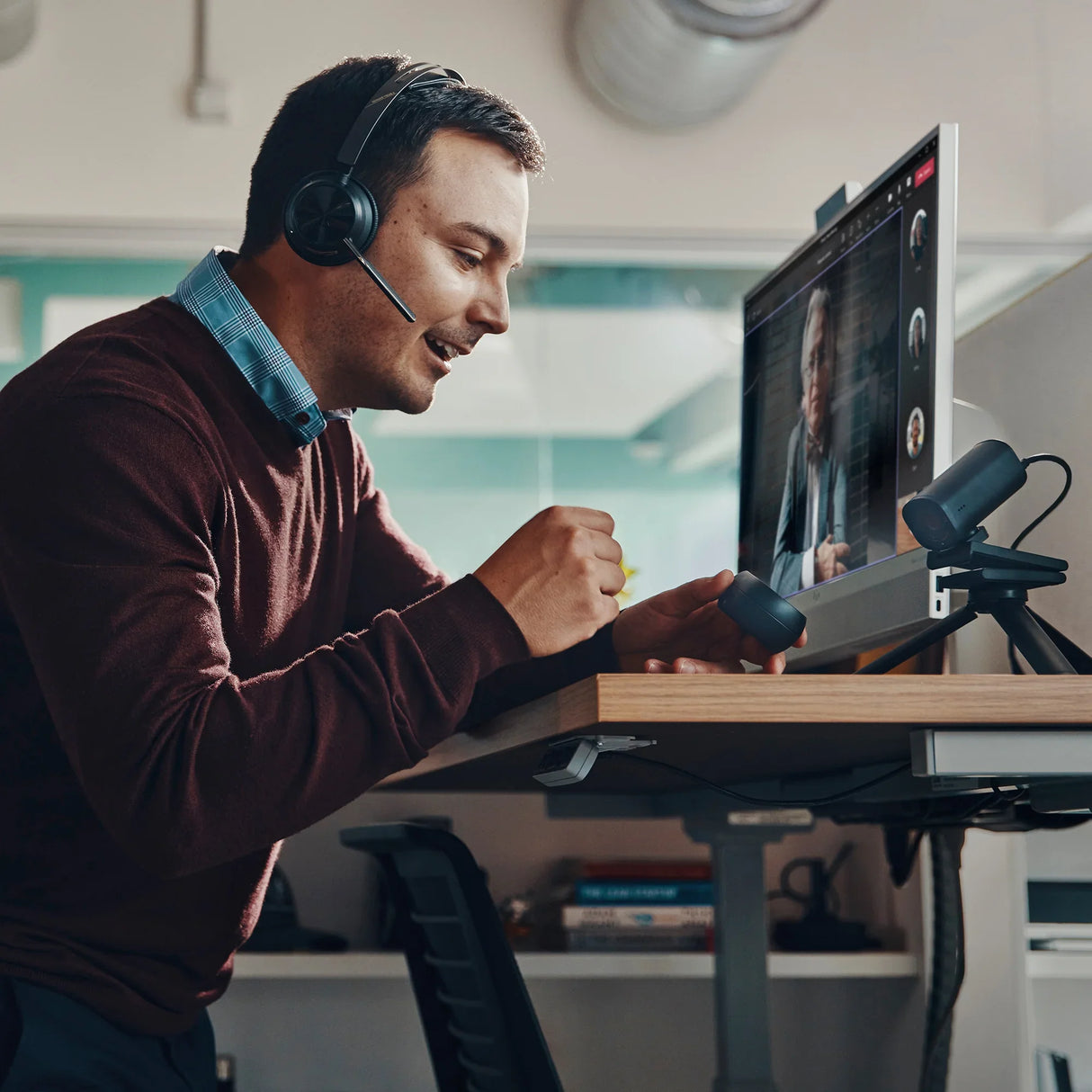 HP POLY VOYAGER FOCUS 2 – Wired USB-C / Office / Over-Ear Headset