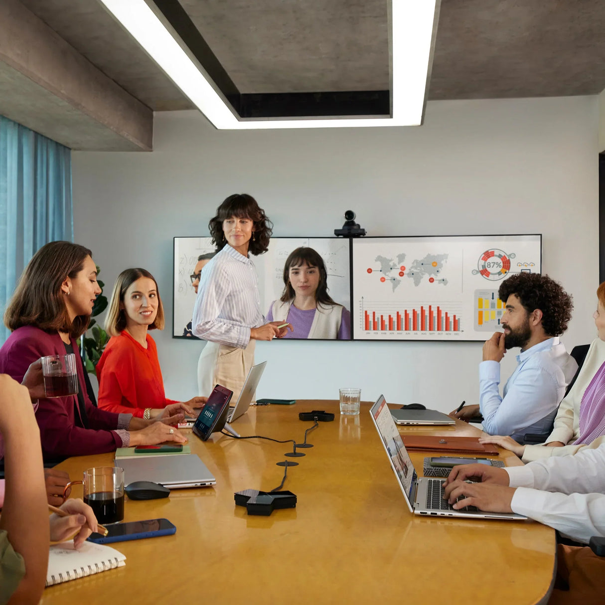 POLY Studio E60 – Full HD (1080p) / PTZ – UC Conference Camera