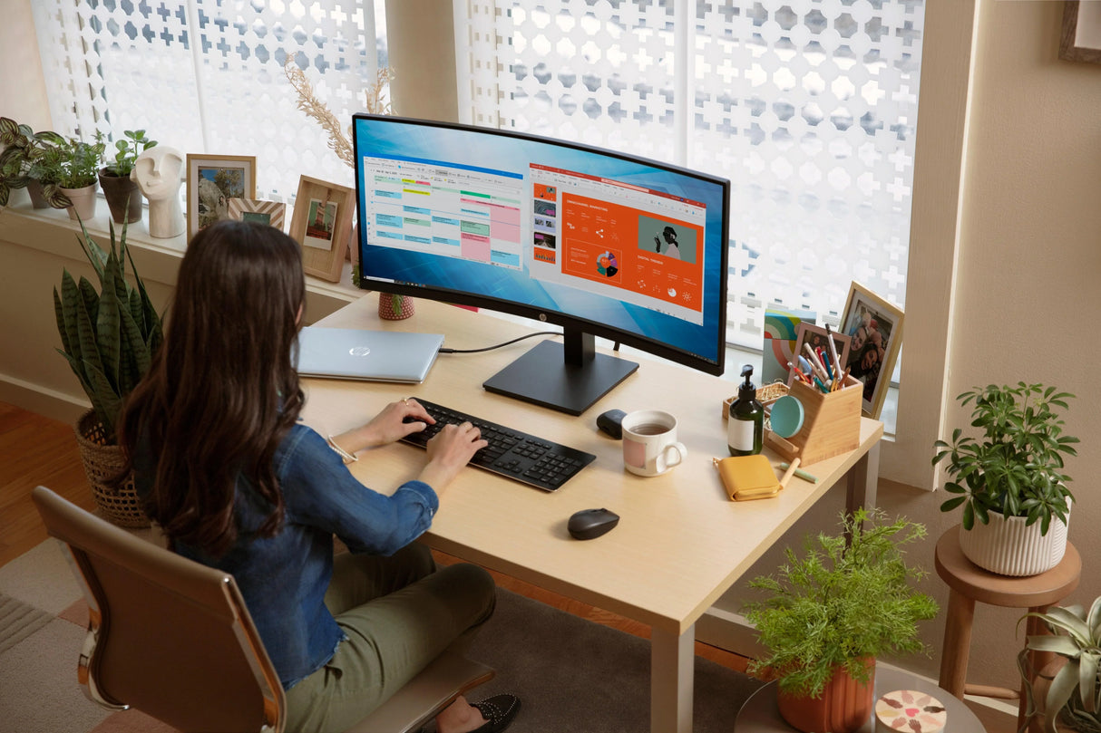 HP P34hc Monitor – 34" / QHD / IPS / 60Hz – Business Monitor