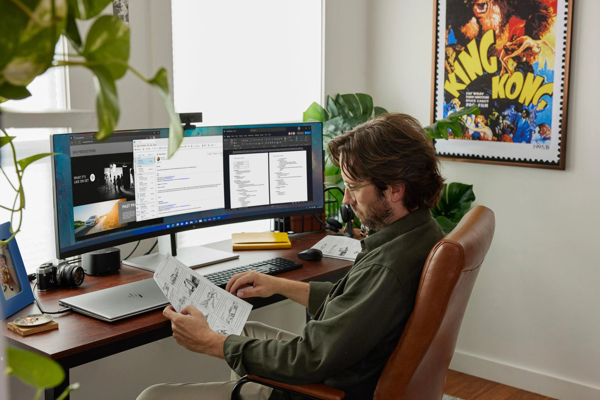 HP E45c Monitor – 44.5" / DQHD / VA / 60Hz – Business Monitor