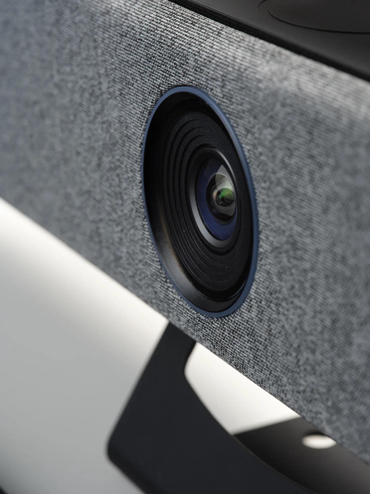 BARCO CLICKSHARE BAR CORE – 4K Ultra HD / 120° Wide-Angle / PTZ – UC Video Bar