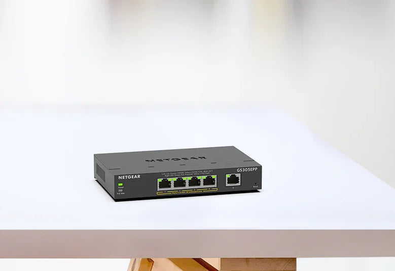 NETGEAR GS305EPP Network Switch