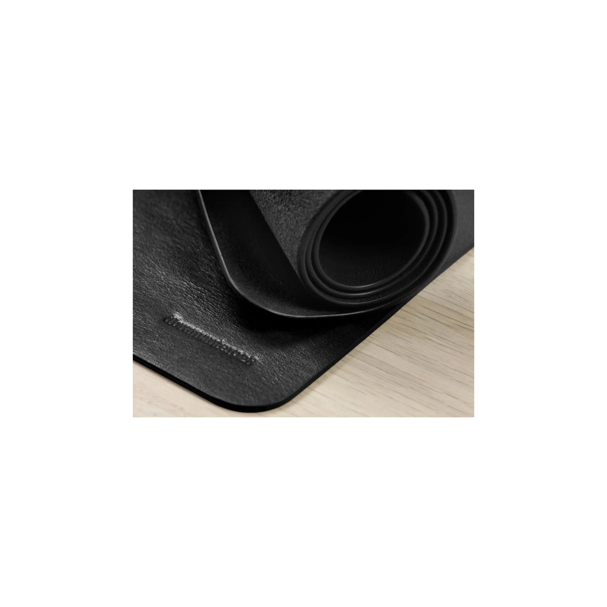 D. BRAMANTE 1928 COPENHAGEN – Medium / Full-Grain Leather / Non-Slip Suede Base – Office Mouse Pad