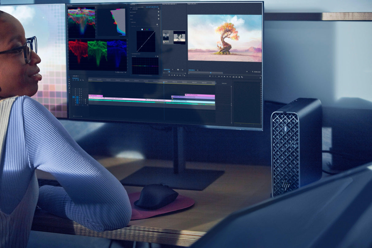 HP Z24m G3 computer monitor (23.8") Quad HD Silver