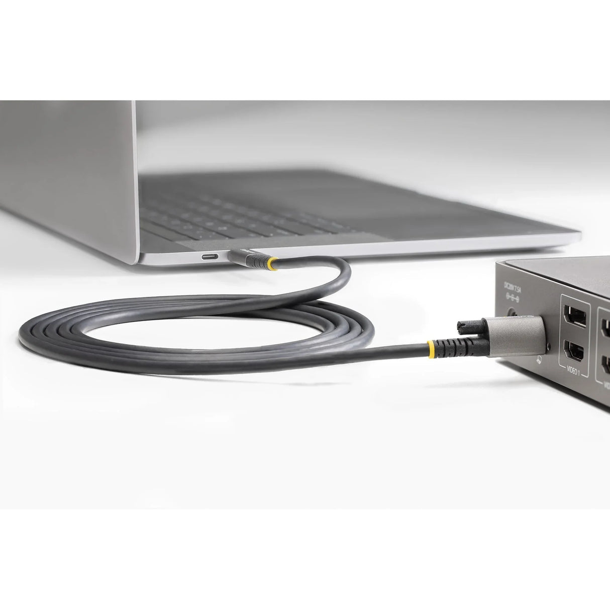STARTECH 20" (50cm) Top Screw Locking USB C Cable 10Gbps - USB 3.2 Gen 2 Type-C Cable - 100W (5A) Power Delivery Charging | DP Alt Mode - Single Screw Lock | USB-C Cord Charge|Sync (USB31CCTLKV50CM) (USB31CCTLKV50CM)