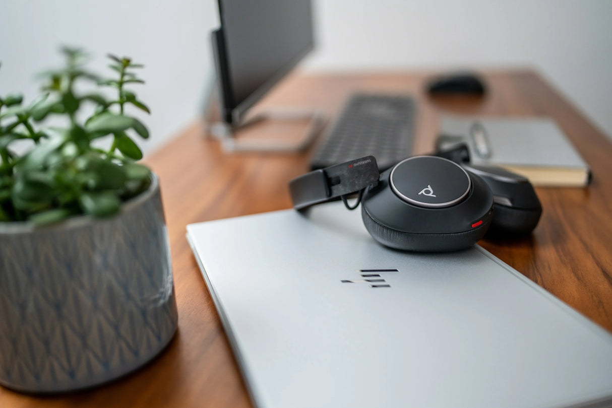 POLY Voyager Surround 80 UC – Bluetooth / Stereo / Office UC – Over-Ear Headset
