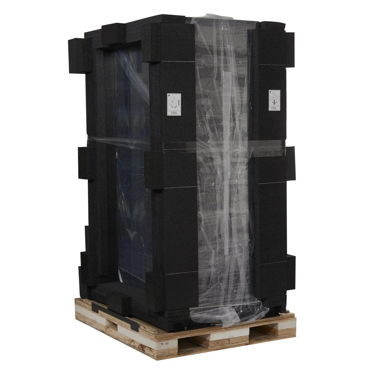 APC 42U | 600mm (W) x 1070mm (D) | Black | Shock Packaging (AR3100SP)