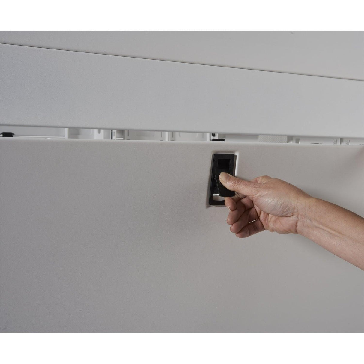 APC 48U | 1704kg Capacity | 750x1200x2258mm | 185.4kg | White (AR3357W)