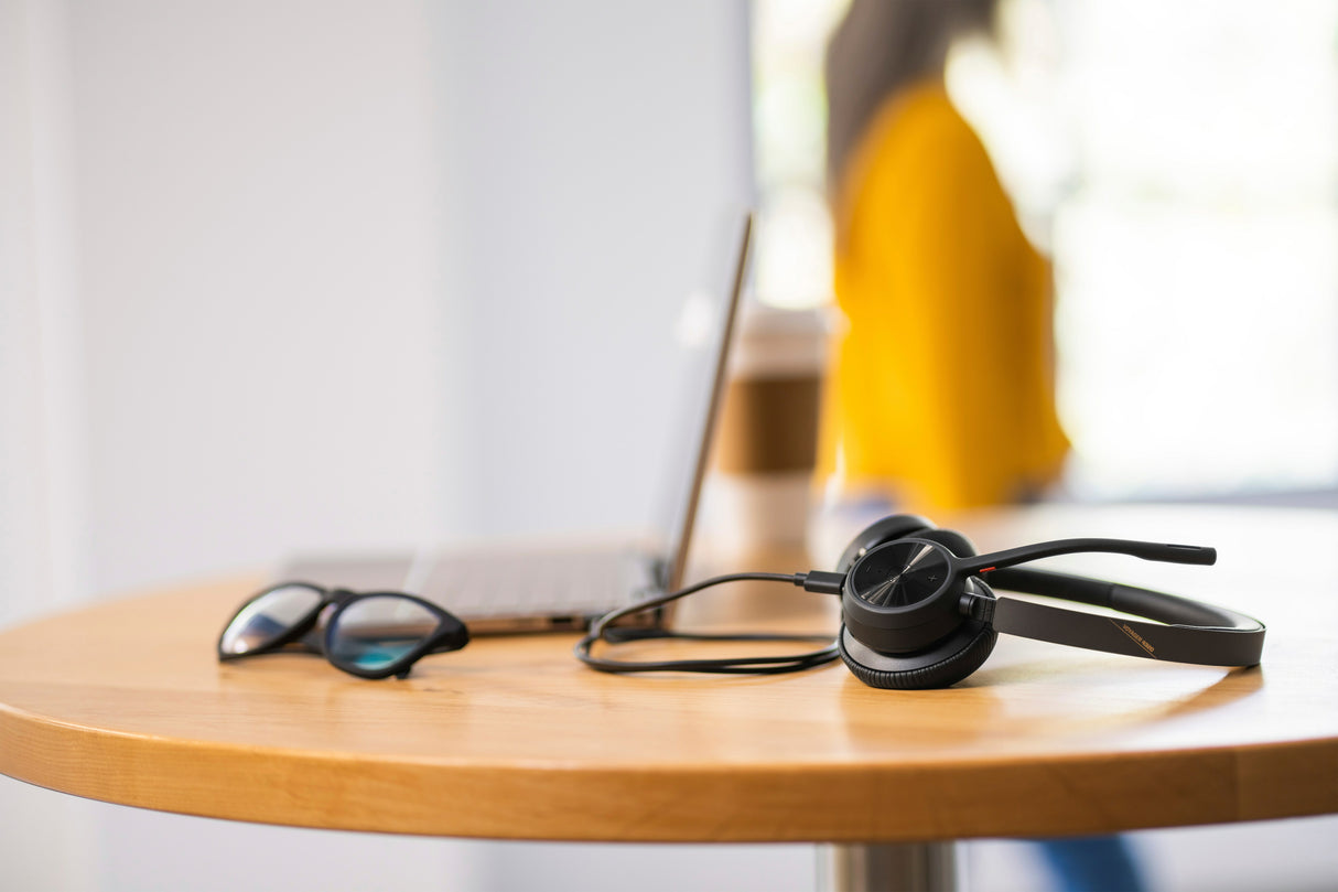 POLY Voyager 4320 BT700 Dongle Headset