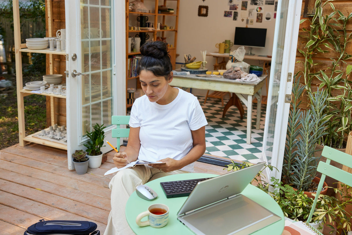 HP 350 Compact Multi-Device Bluetooth Keyboard (692S8AA)