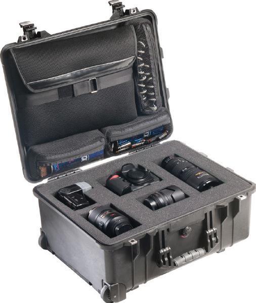 PELICAN 1560 Laptop case & Foam in base - Black