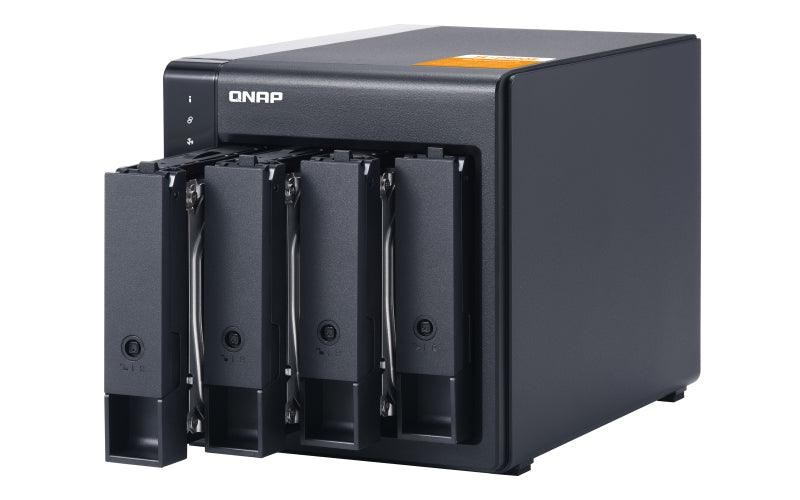 QNAP 4x 2.5"|3.5" SATA | 1x SFF-8088 | 65 W | 100-240V | 3.66 kg (TL-D400S)