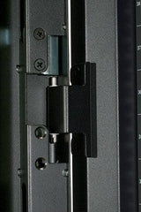 APC 42U | 600mm (W) x 1070mm (D) | Black | Shock Packaging (AR3100SP)