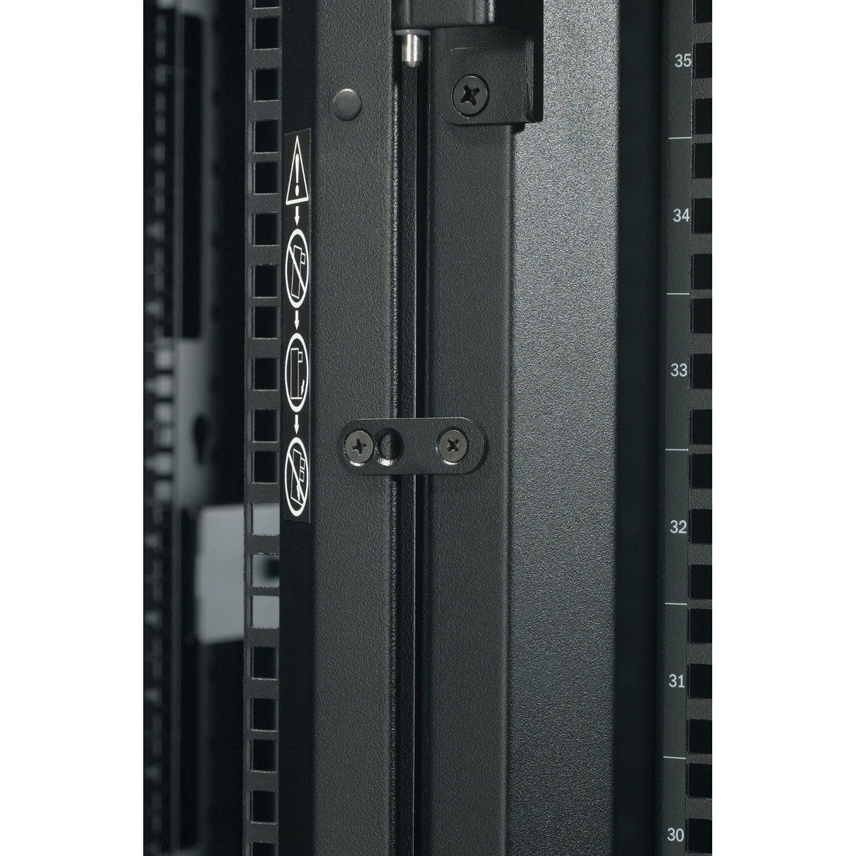 APC 42U | 750mm (W) x 1070mm (D) | Black | Shock Packaging (AR3150SP)