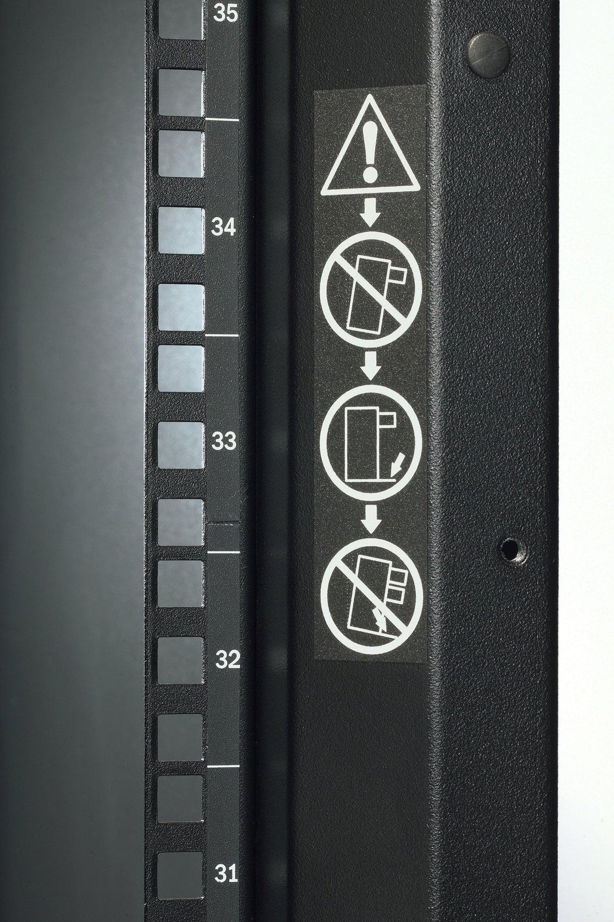 APC APC NetShelter SX 42U Server Rack Enclosure 600mm x 1070mm w| Sides Black (AR3100)