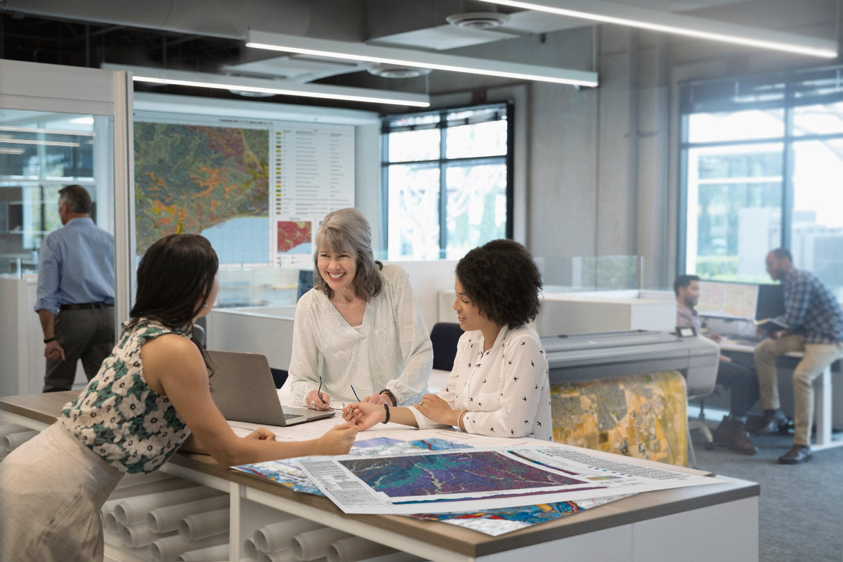 HP DesignJet Z6dr 44-in PostScript Printer with V-Trimmer (T8W18A)